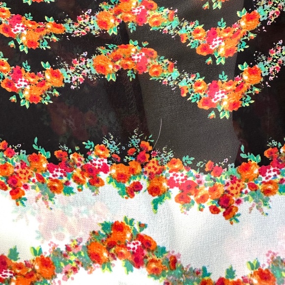 Kimono Baby Girl’s.  Size 0-5M. - Picture 2 of 4